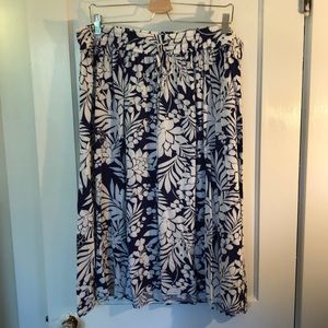 Old Navy Flowered midi-skirt